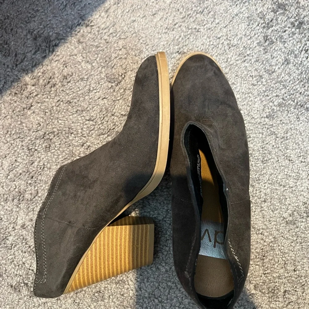 Grey Booties - Picture 2 of 3